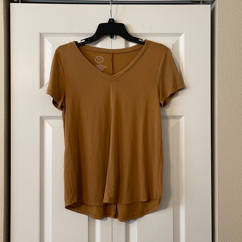 Maurice’s v neck shirt